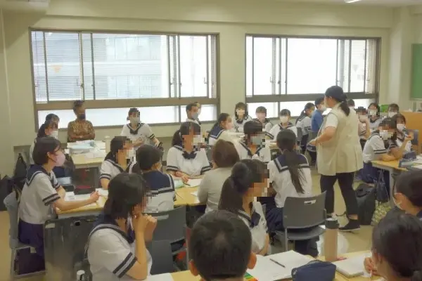 豊島岡女子学園高等学校の制服