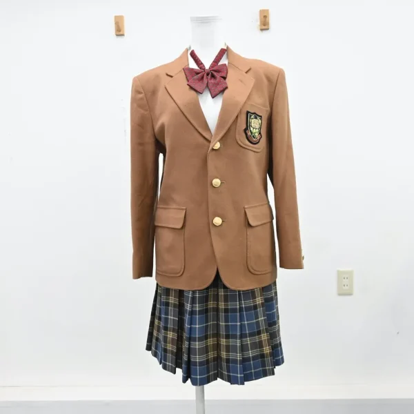 品川女子学院の中学校冬服