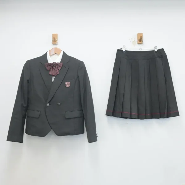 桜美林中学校・高等学校の女子制服