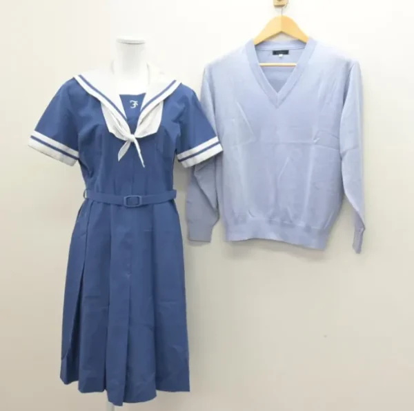 熊本県 熊本学園大学付属高等学校 女子制服