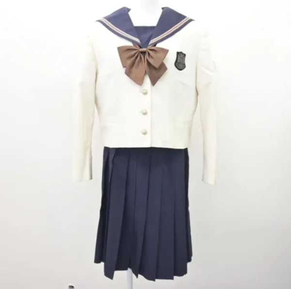 岡山南高等学校 女子制服