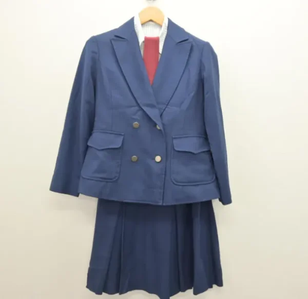 熊本学園大学付属高等学校 女子制服