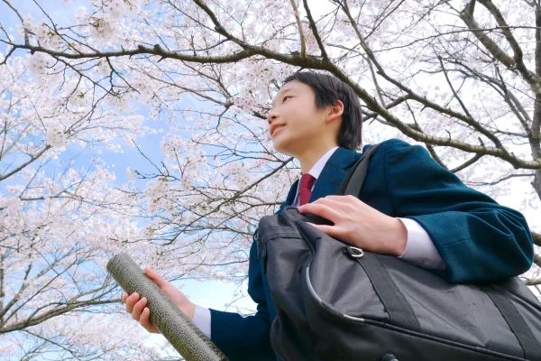 山口県の中学高校の制服は合法