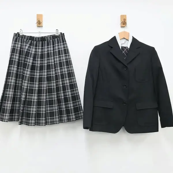 神戸龍谷中学・高等学校の制服