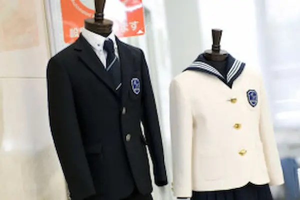 目白研心中学・高等学校の制服