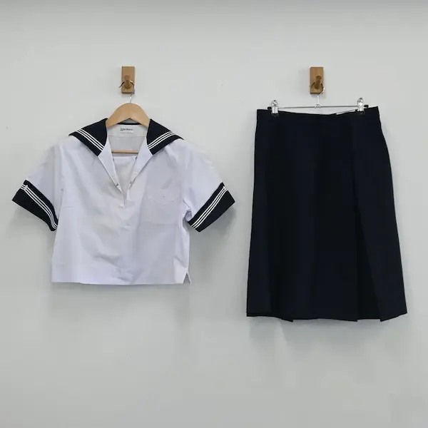 横浜共立学園高等学校 女子制服