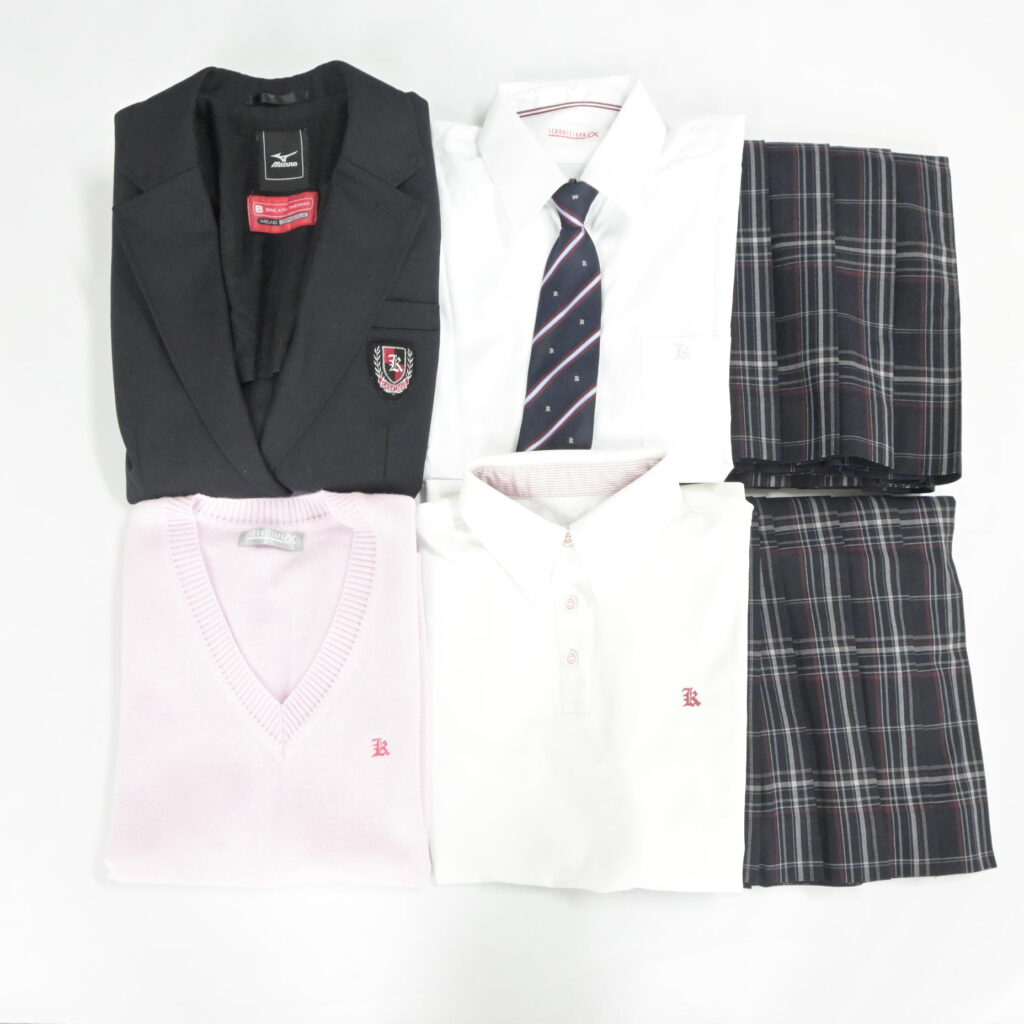 石川県私立私立金沢高等学校の制服を買取しました アイキャッチ画像