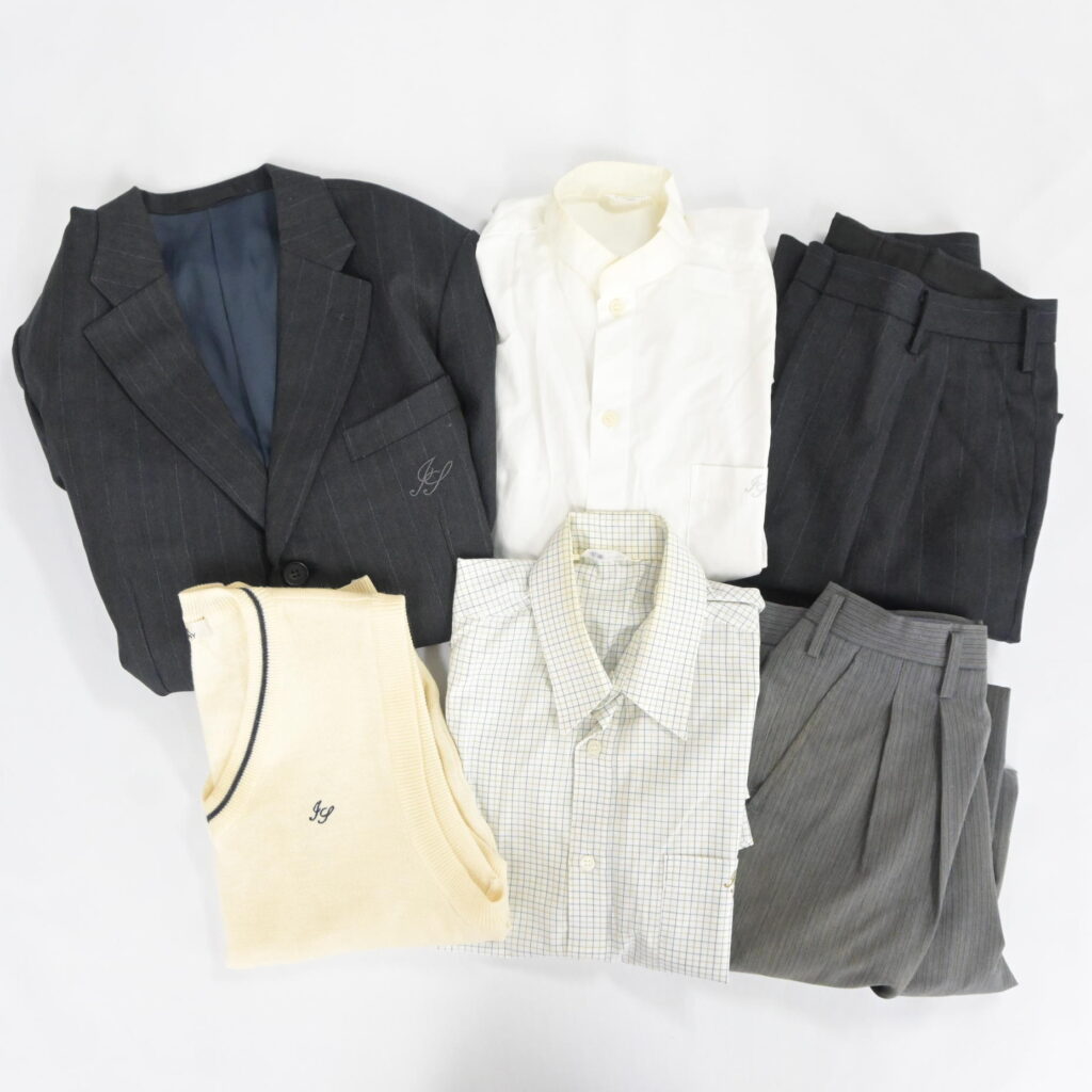 福島県私立いわき秀英高等学校の制服を買取しました アイキャッチ画像