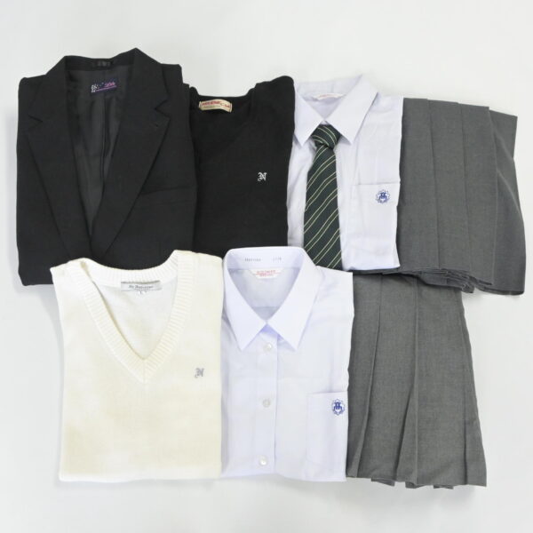 群馬県西巴楽高校の制服