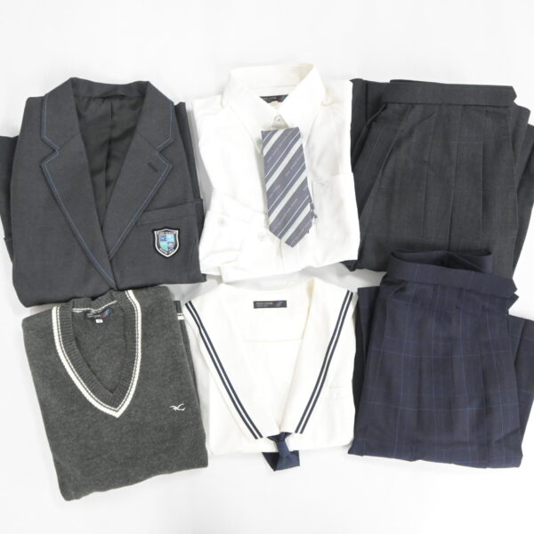 兵庫県私立神戸学院大学附属高校の制服を買取いたしました