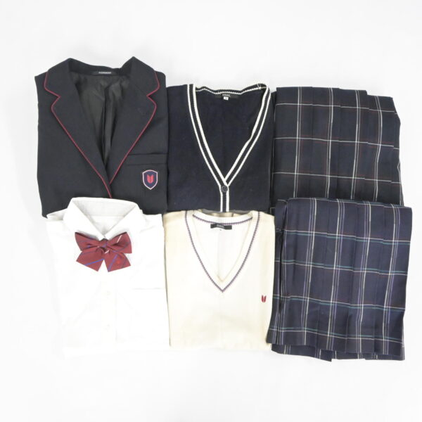 神奈川県私立英理女子学院高校の制服を買取いたしました