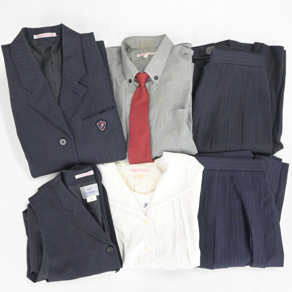 愛知県私立藤ノ花女子高校の制服を買取いたしました。 アイキャッチ画像