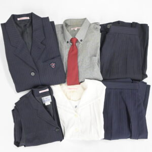 愛知県私立藤ノ花女子高校の制服を買取いたしました。 アイキャッチ画像