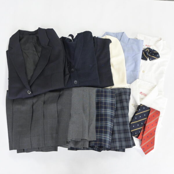 兵庫県私立須磨学園高校の制服を買取いたしました