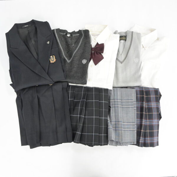 埼玉県私立埼玉栄高校の制服を買取いたしました