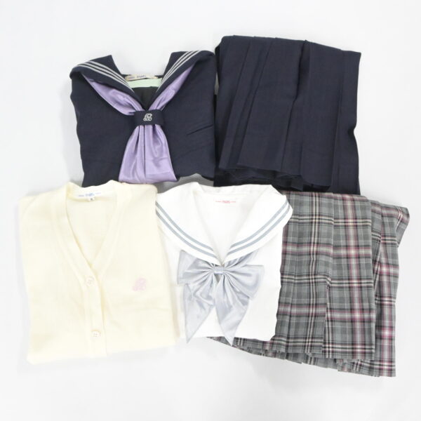 埼玉県私立大妻嵐山中学校の制服を買取いたしました