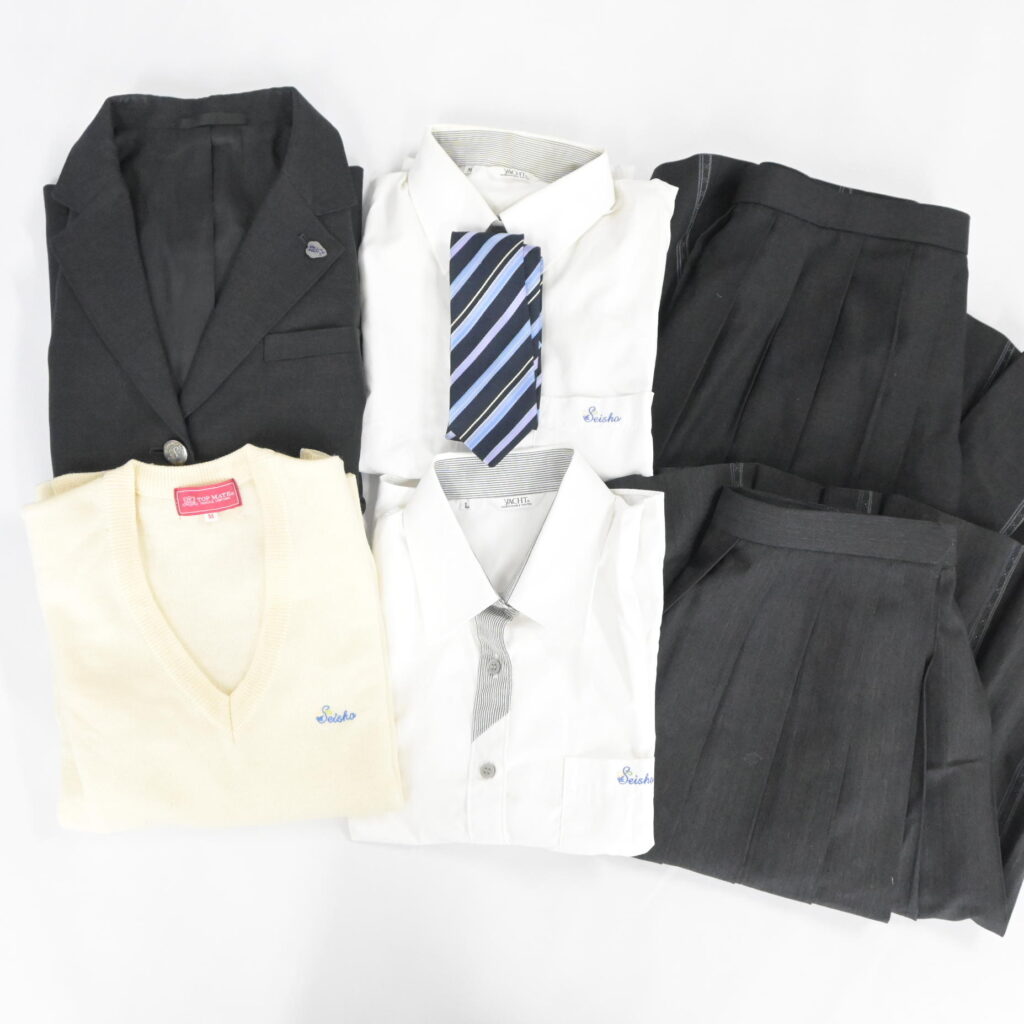 愛知県立成章高校の制服を買取いたしました アイキャッチ画像