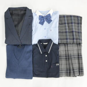 大阪府私立英真学園高校の制服を買取いたしました アイキャッチ画像