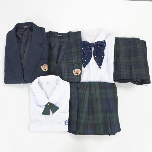 宮崎県私立鵬翔高校の制服を買取致しました
