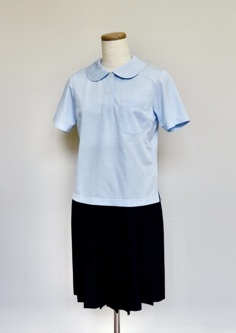 白百合学園中学校の準制服(水色ポロシャツ・紺スカート)
