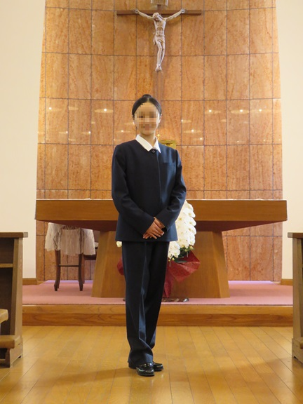 東京純心女子中学校の制服スラックスタイプ｜2025年度導入