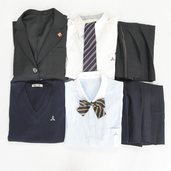 兵庫県立神港橘高校の制服を買取いたしました