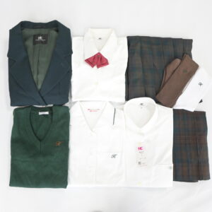 千葉県私立国府台女子学院中学部の制服を買取いたしました アイキャッチ画像