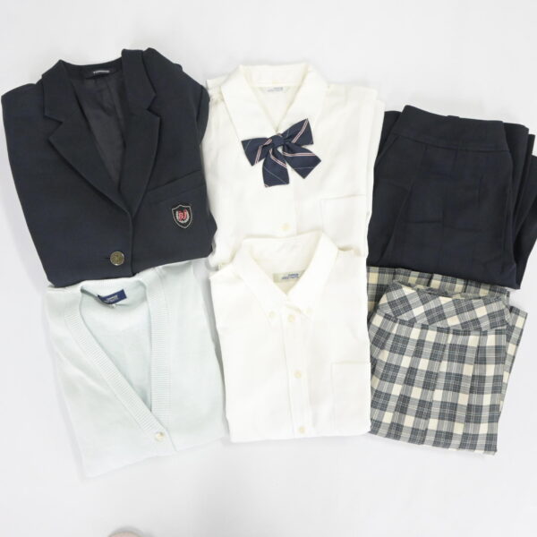 東京都私立日本大学豊山女子高校の制服を買取いたしました