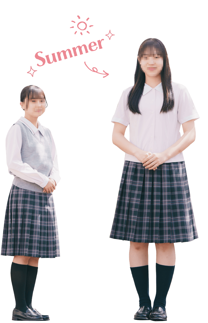 函館大妻高等学校の夏服。左がベスト着用、右が半袖ブラウス着用。共通のチェック柄スカートを合わせている
