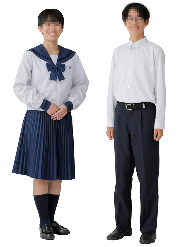 浜松日体高等学校の夏服制服。女子は白セーラー服にネイビーリボンとスカート、男子は白シャツにネイビースラックス。
