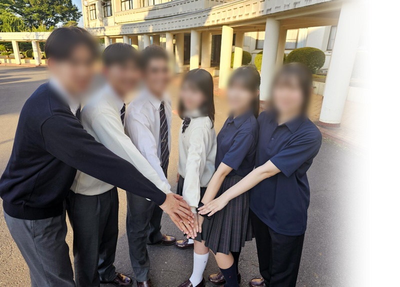 常総学院高等学校の制服を着用した男女生徒6名｜冬服セーター・夏服ポロシャツ・リボン・ネクタイの一式