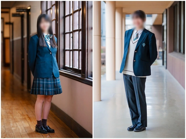 松商学園高校の女子正装。左は紺色ブレザーとチェック柄スカート、右はブレザーにニットベストとスラックスを合わせたスタイル