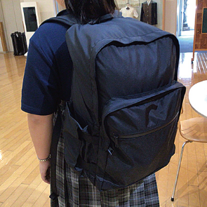 淑徳与野中学校の指定スクールバッグ（リュック型）