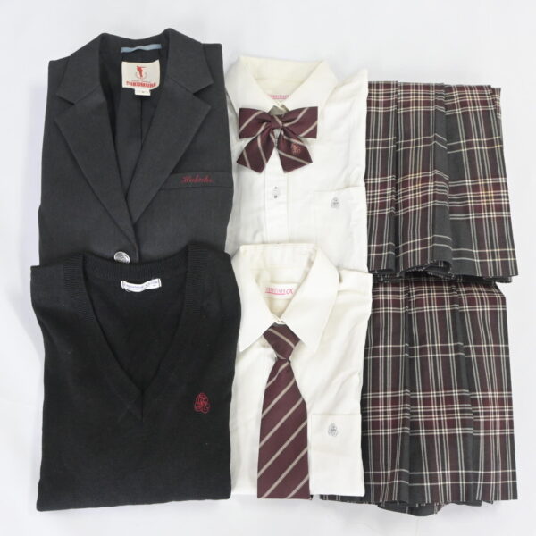 三重県立伊賀白鳳高校の制服を買取いたしました