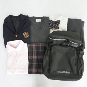 大阪府関西大倉高校の制服を買取いたしました アイキャッチ画像