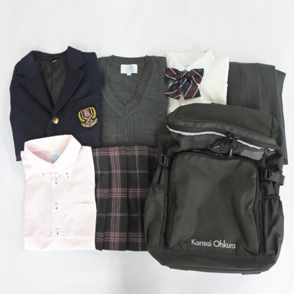 大阪府関西大倉高校の制服を買取いたしました