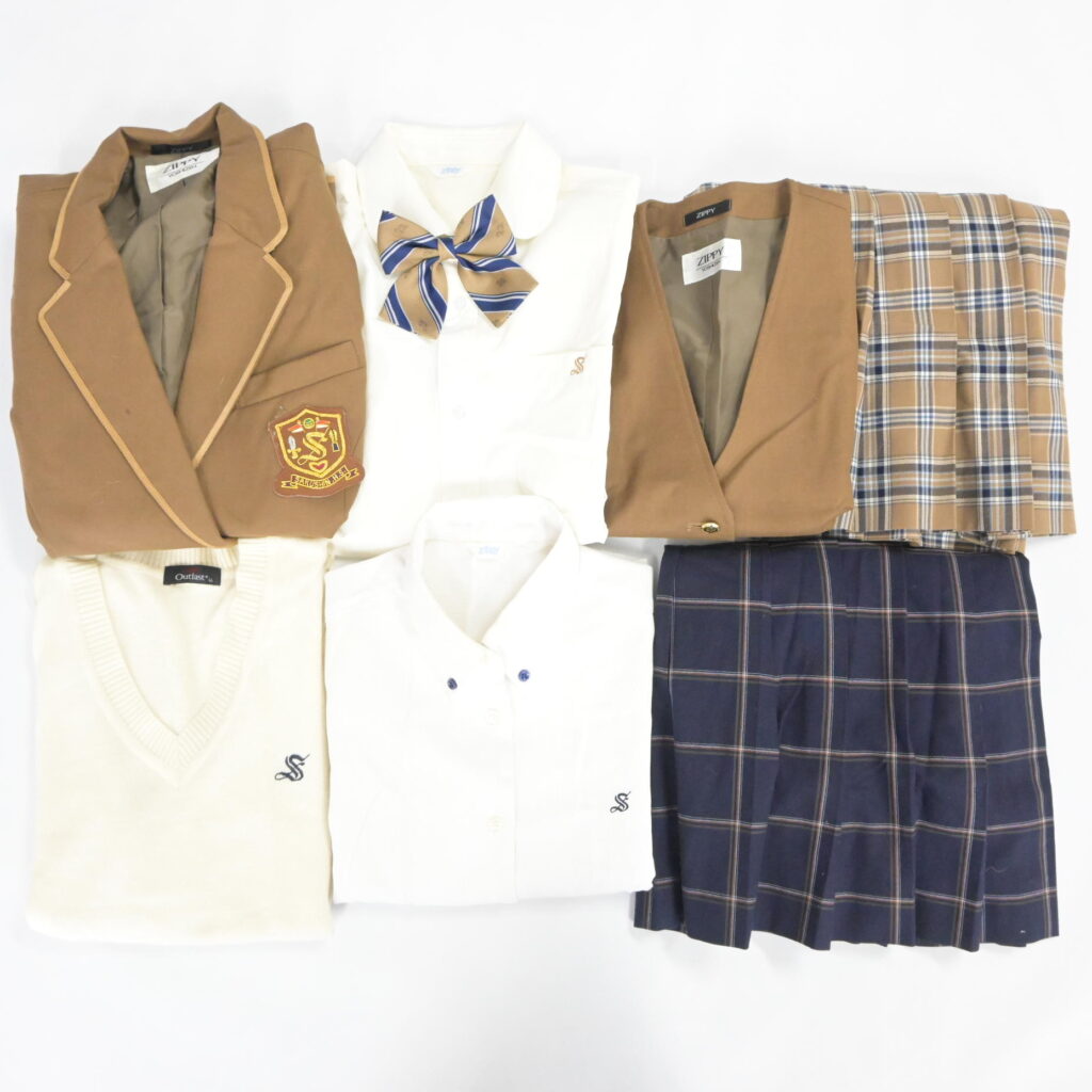 栃木県作新学院高校の制服を買取いたしました アイキャッチ画像