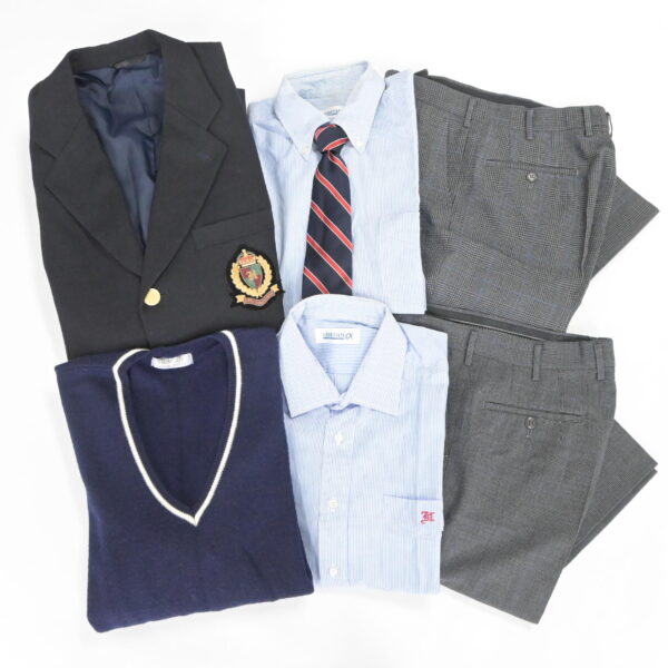 静岡県私立飛龍高校の制服を買取いたしました