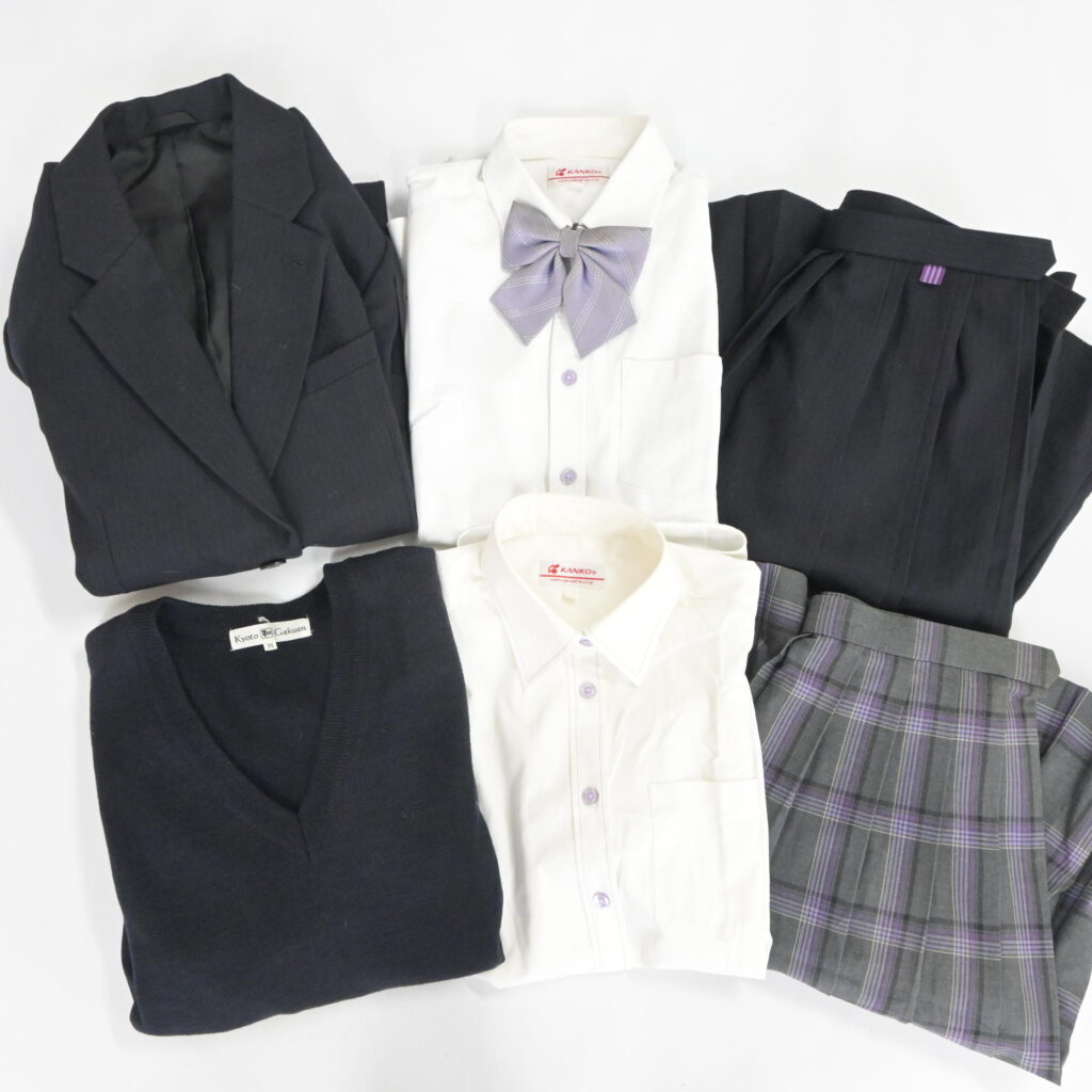 京都先端科学大学附属高校の制服を買取いたしました アイキャッチ画像