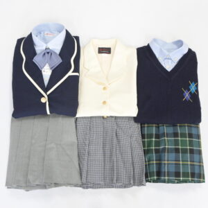 神奈川県聖セシリア女子高校の制服を買取いたしました アイキャッチ画像