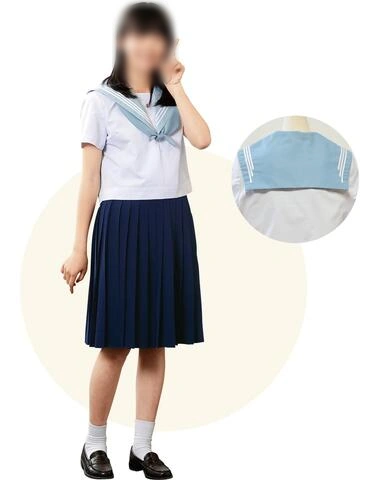 愛知淑徳中学・高校の夏服(水色セーラーカラーの半袖セーラー服と鉄紺プリーツスカート)