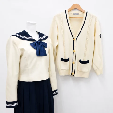 博多女子高校のセーラー服（紺リボン・プリーツスカート）とカーディガン｜ラミパスの買取実績