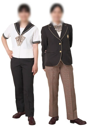 長崎女子商業高等学校のスラックススタイルの制服（セーラー・ブレザー）