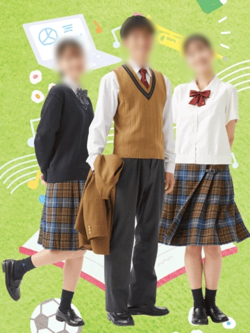 岡山学芸館清秀高等部の制服。紺のベストを合わせたカジュアルスタイル