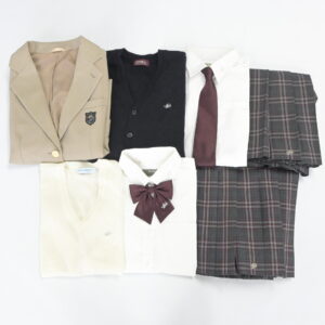 大阪府立長尾高校の制服を買取いたしました アイキャッチ画像