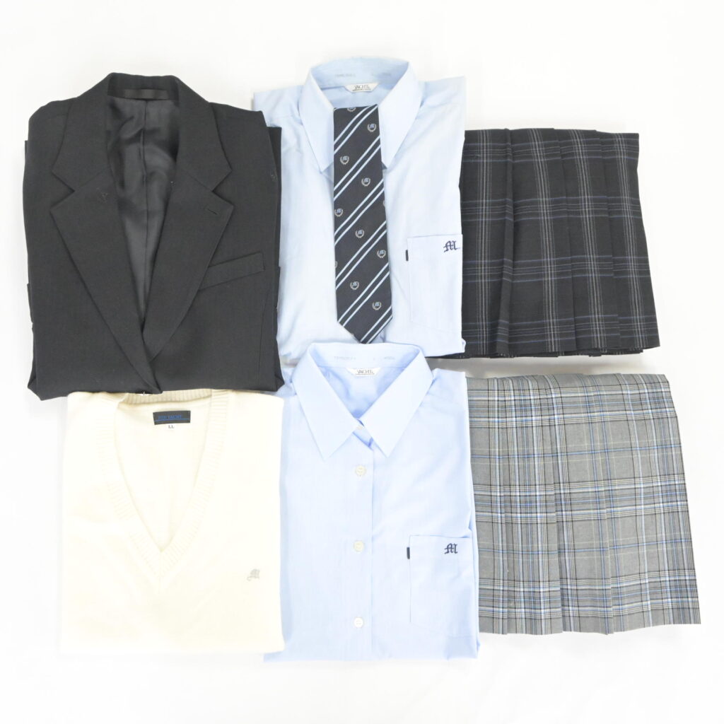 東京都目黒学院高校の制服を買取いたしました アイキャッチ画像
