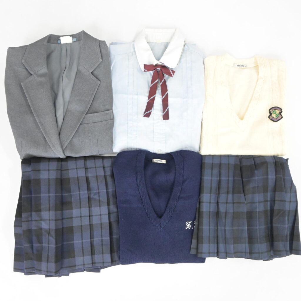 千葉県昭和学院秀英高校の制服を買取いたしました アイキャッチ画像