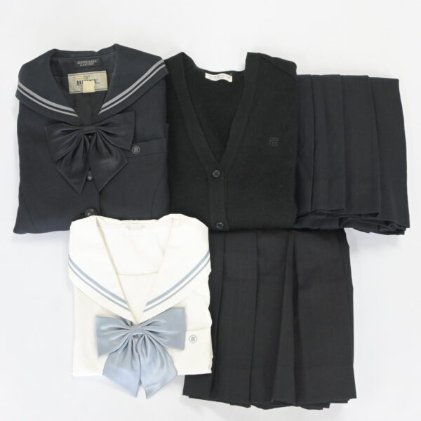 名古屋女子大学高校（現・名古屋葵大学高校）の制服を買取いたしました