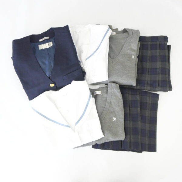 愛知県立佐屋高校の制服を買取いたしました