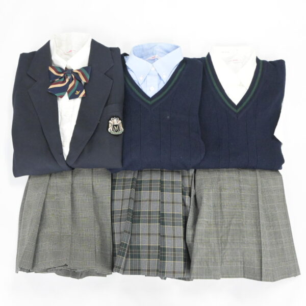 神奈川県横浜創英高校の制服を買取いたしました